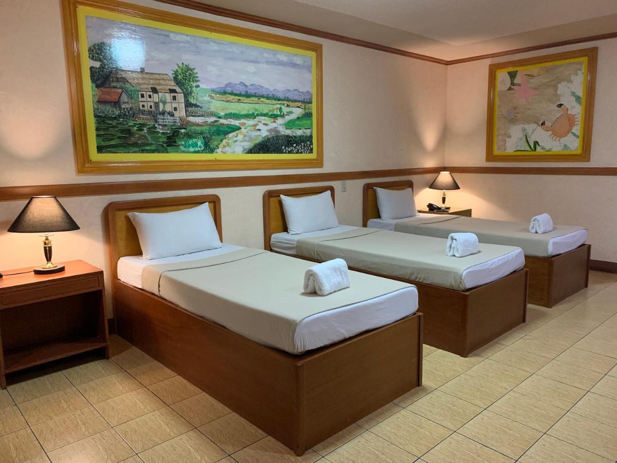 La Maja Rica Hotel Tarlac City Extérieur photo