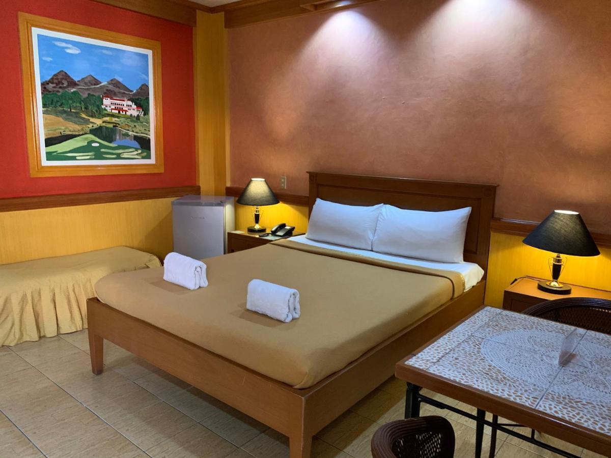 La Maja Rica Hotel Tarlac City Extérieur photo