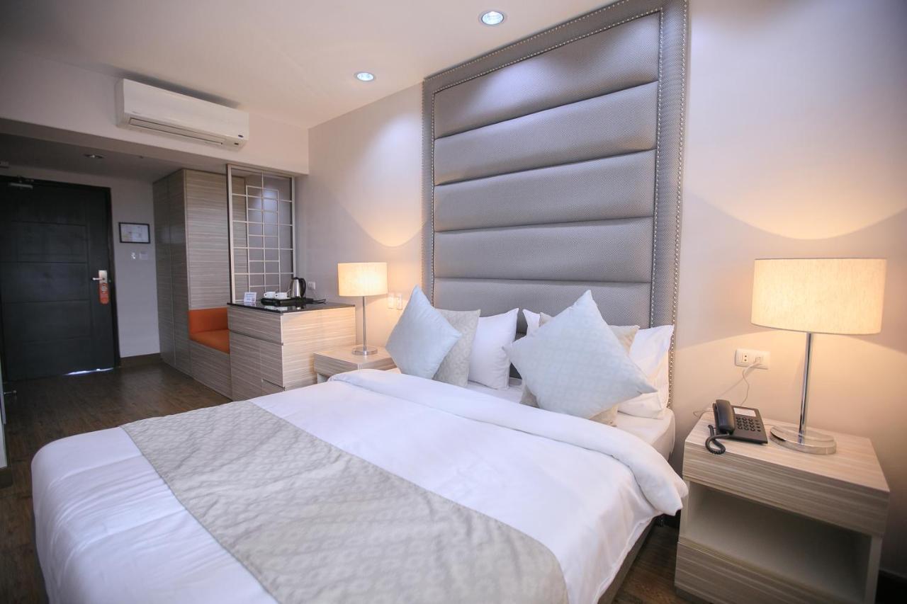 La Maja Rica Hotel Tarlac City Extérieur photo