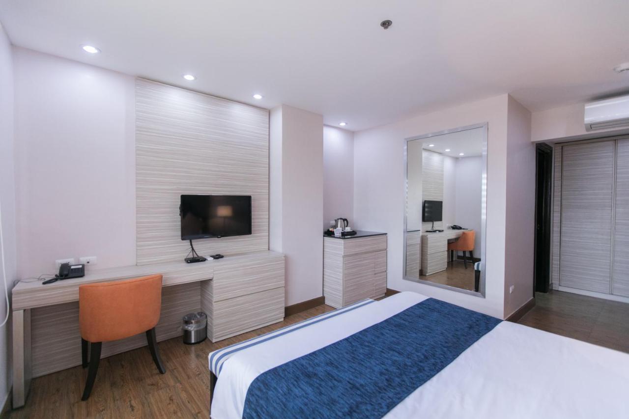 La Maja Rica Hotel Tarlac City Extérieur photo