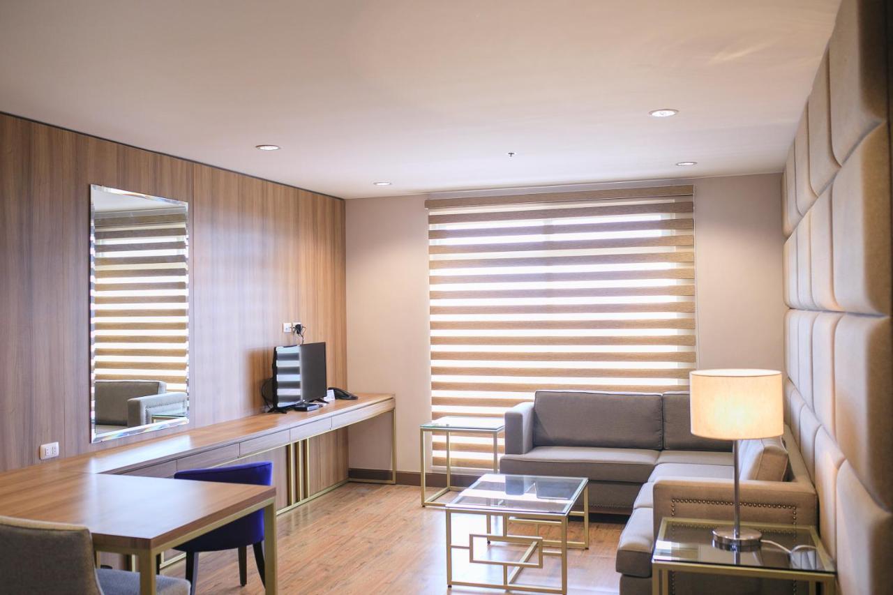 La Maja Rica Hotel Tarlac City Extérieur photo