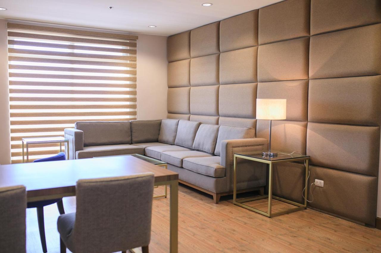 La Maja Rica Hotel Tarlac City Extérieur photo