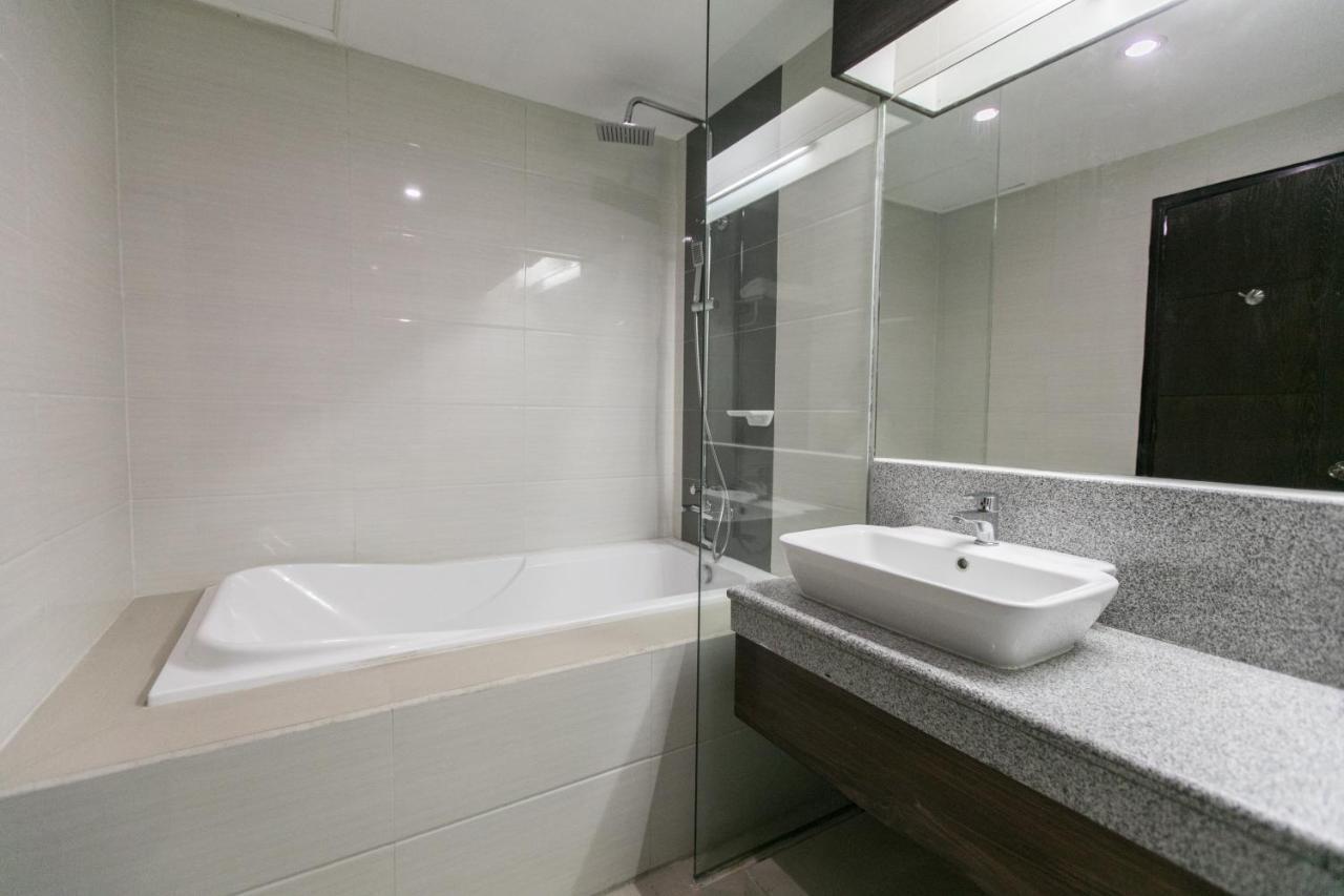 La Maja Rica Hotel Tarlac City Extérieur photo